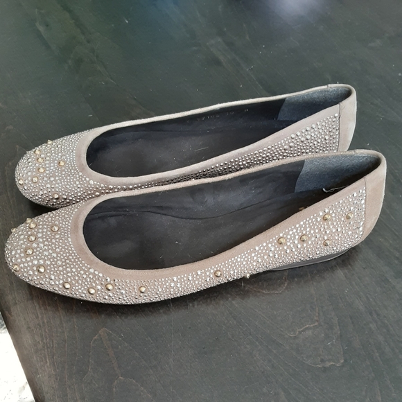 Stuart Weitzman Shoes - Stuart Weitzman studded tan flats size 10.